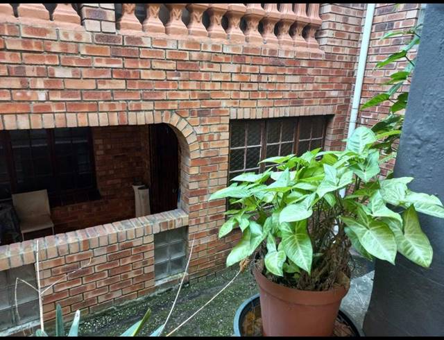 6 BEDROOM HOUSE FOR SALE IN BELLAIR